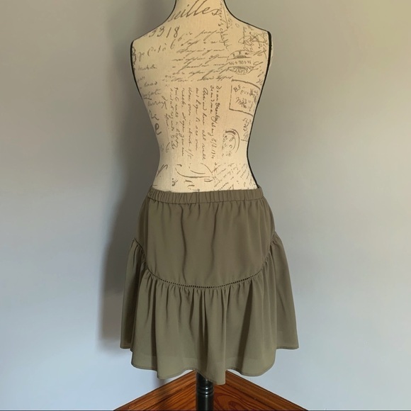 Banana REPUBLIC Elastic Waist Solid Mini Skirt - Picture 2 of 6